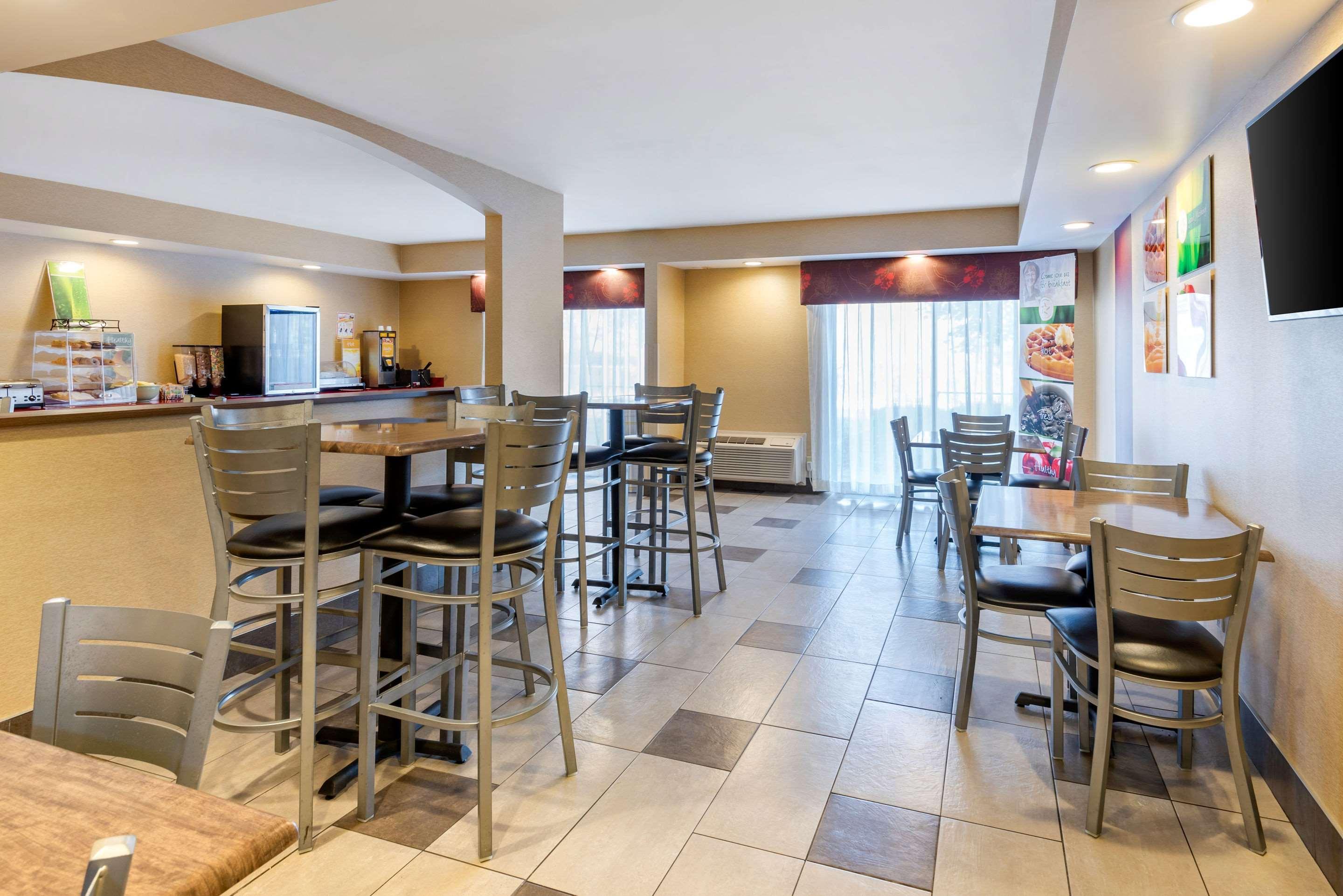 Quality Inn Falconer - Jamestown Exterior photo