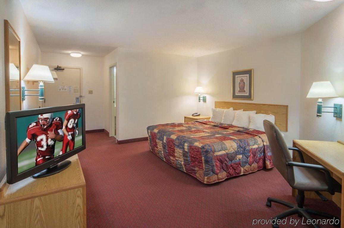 Quality Inn Falconer - Jamestown Exterior photo