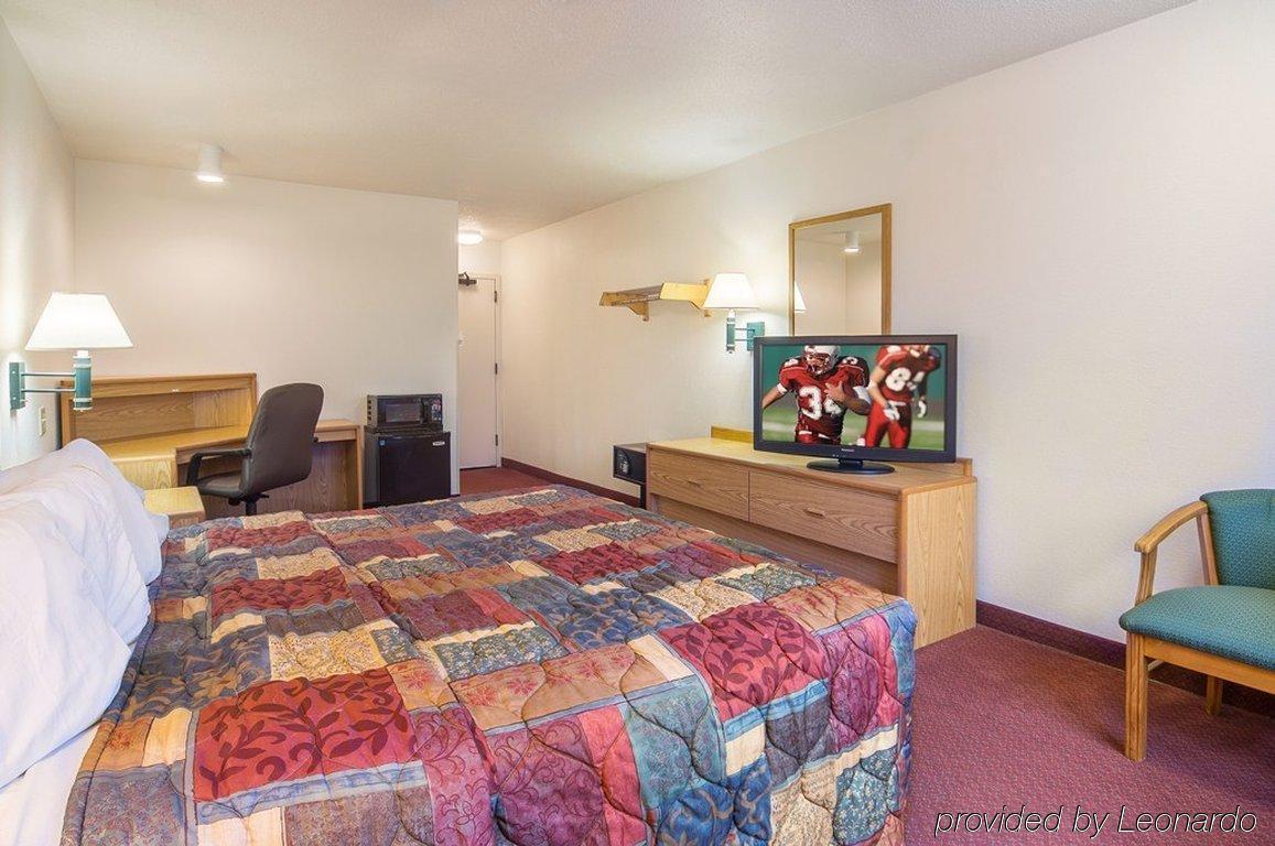Quality Inn Falconer - Jamestown Exterior photo